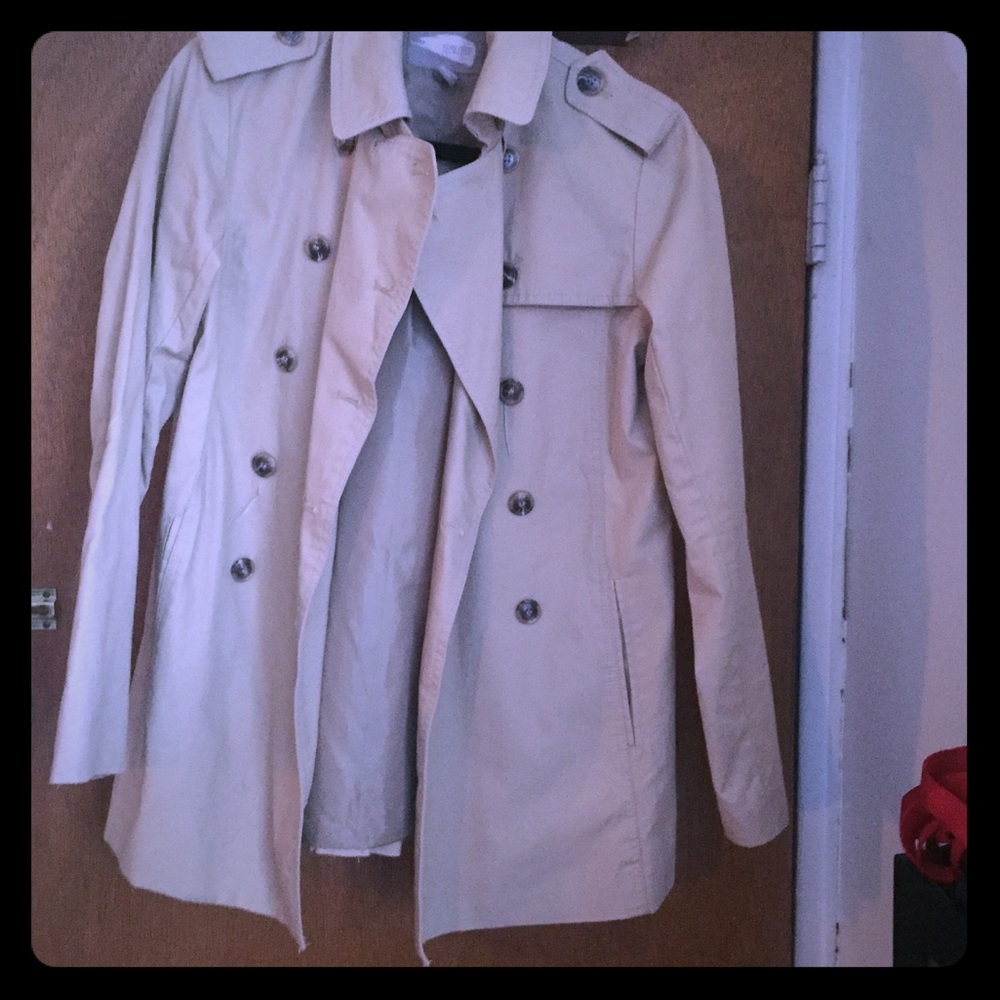 Cute trench
